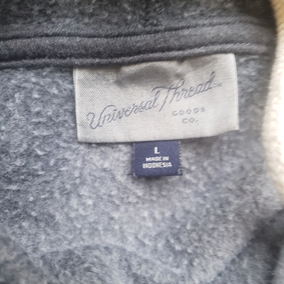 Universal Threads tie-dye hooded pullover - Picture 4 of 5